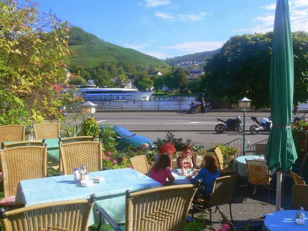 Panorama-Cafe Moselgarten Alf Luaran gambar